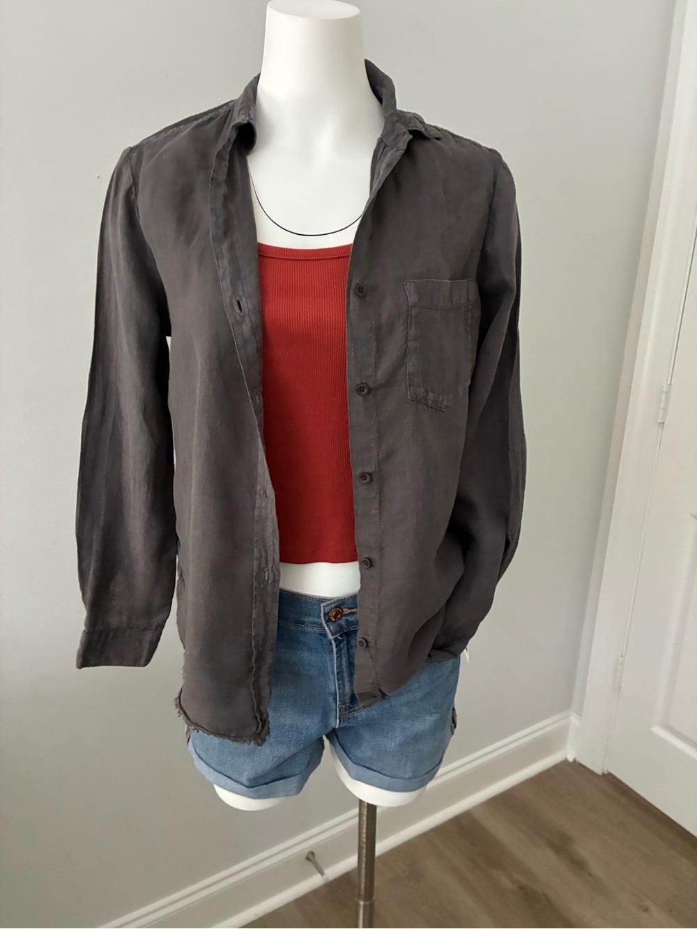 cloth & stone Women’s Button-Down Shirt in Charcoal